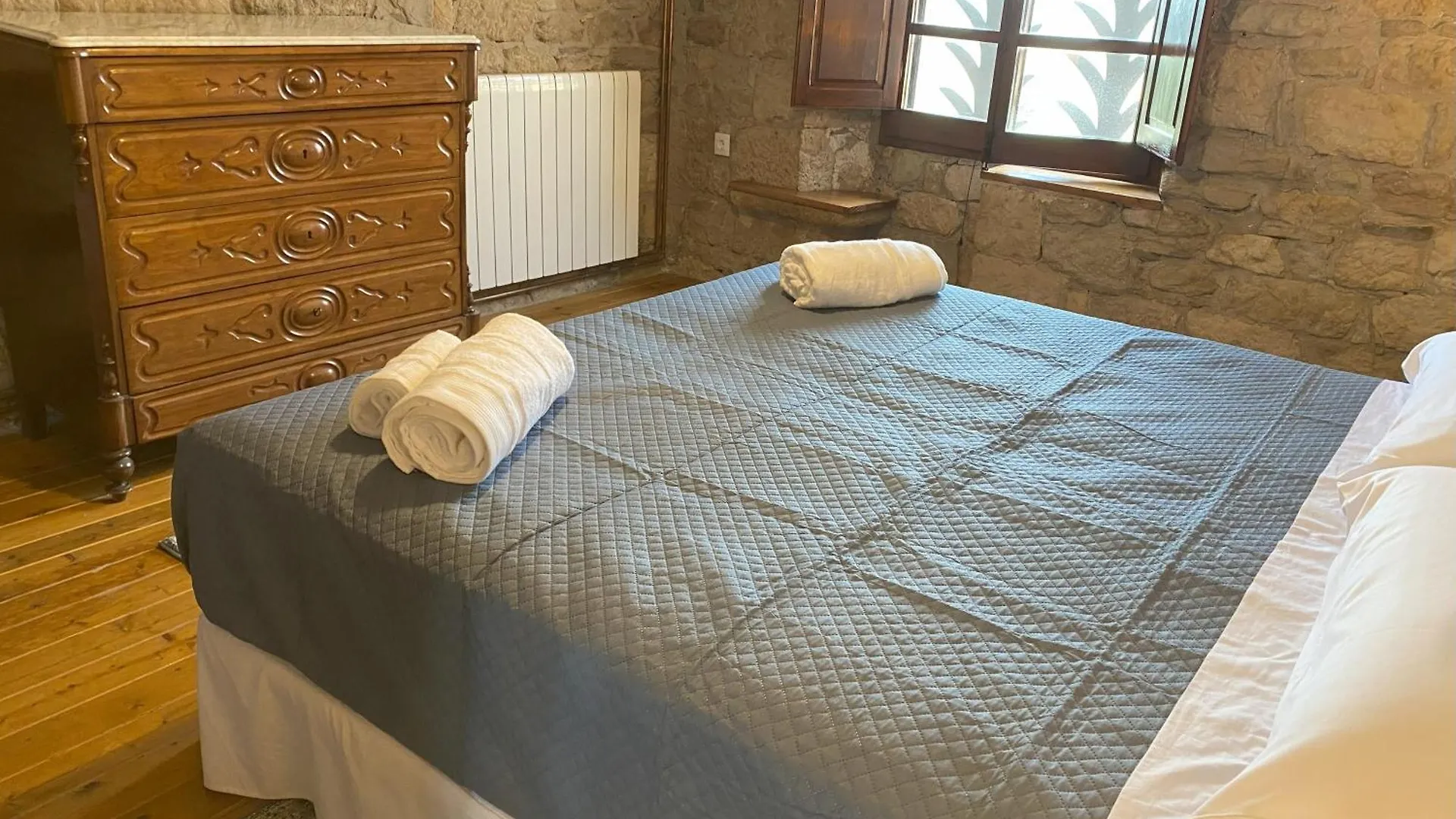 Vila-Seca Vall D'Amunt, Vine I Desconnecta! Villa Aguilar de Segarra İspanya